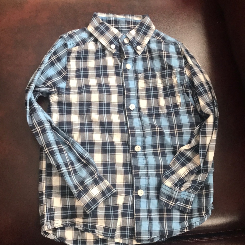 4 pk boys button down shirts. Size 5 lil boys - Picture 4 of 5